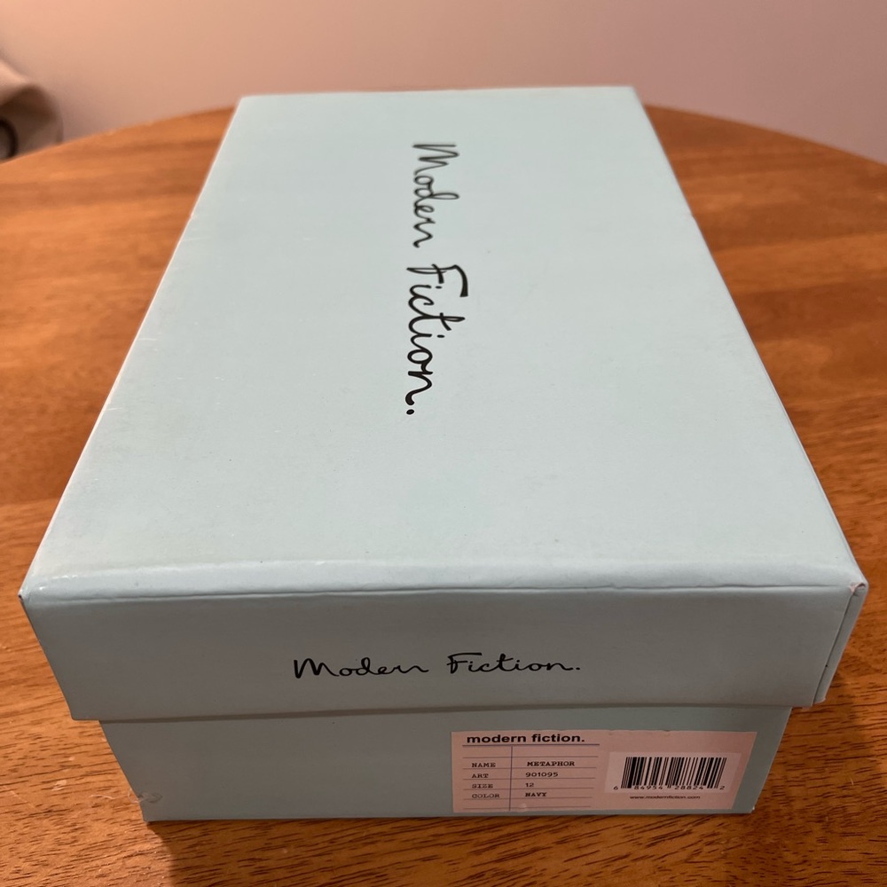 Modern Fiction Casual Sneaker - Picture 2 of 7